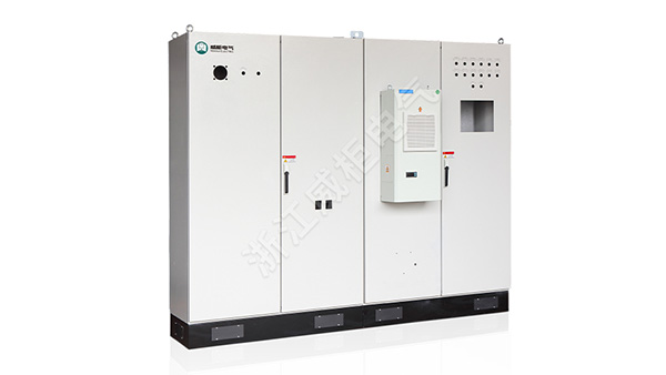 仿威圖機(jī)柜作為德國(guó)威圖機(jī)柜的國(guó)產(chǎn)化替代產(chǎn)品，二者在核心設(shè)計(jì)理念上存在延續(xù)性，但在材料工藝、性能認(rèn)證、市場(chǎng)定位等維度差異顯著。威柜電氣從以下7 個(gè)關(guān)鍵維度展開(kāi)對(duì)比分析：